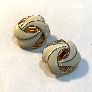 Vintage 1980’s clip on earrings classic goldtone & cream enamel retro Boss Lady